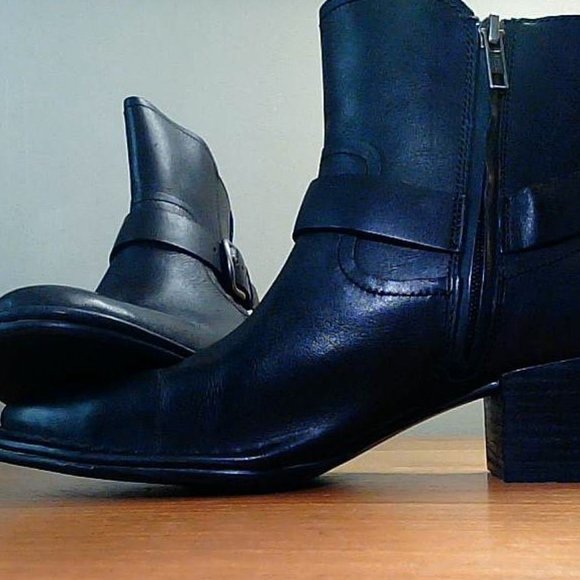 UGG Black Leather Boot - Picture 2 of 4